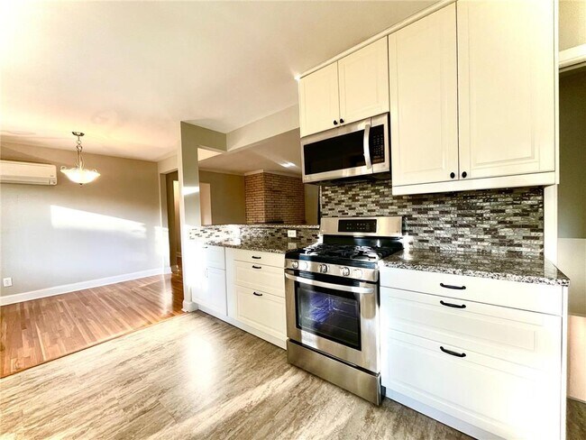 Building Photo - 5559 Turtle Lake Rd