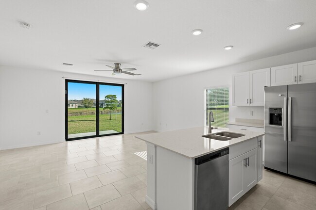 Building Photo - 14275 Oviedo Pl