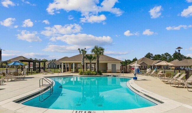 Building Photo - 4-Bedroom Home - Community Pool