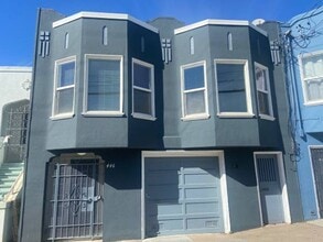 Building Photo - Lovely Exclesior Home with 2 Car Garage Pa...