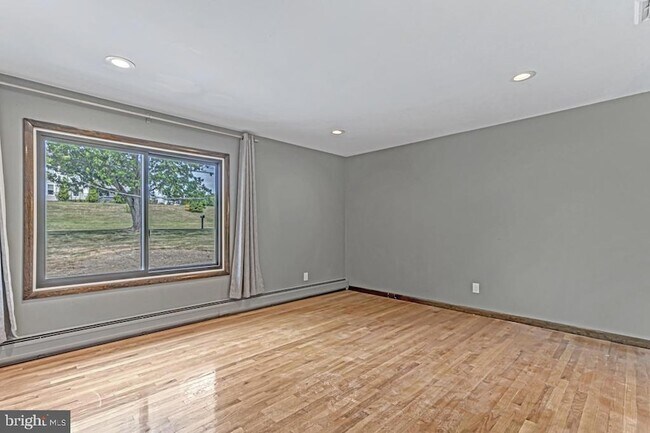 Building Photo - 136 Carlough Rd