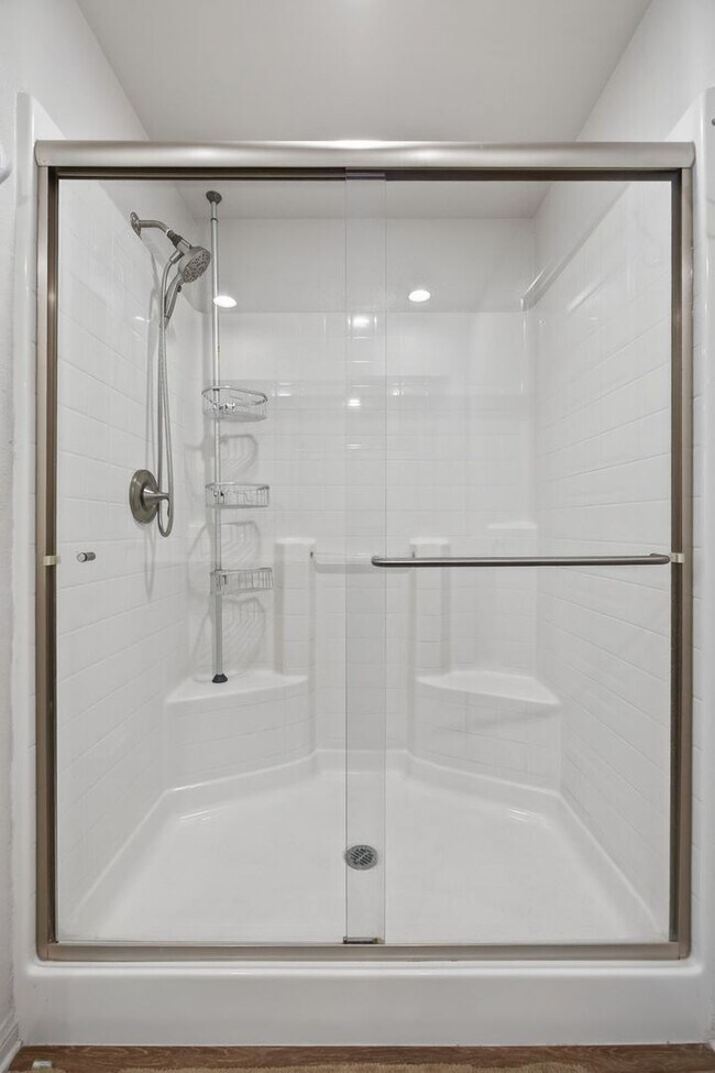 Building Photo - 3-Bed + 3.5-Bath Townhouse | Springville | Camarillo | Unfurnished