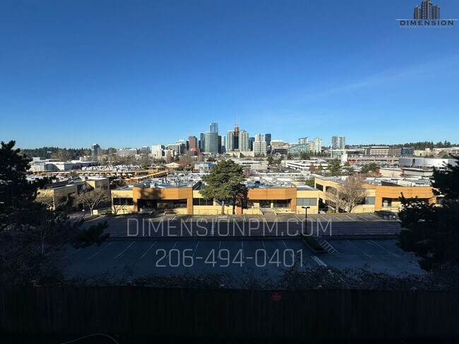 Building Photo - 1 Bedroom Condo with View in the heart of Bellvue!