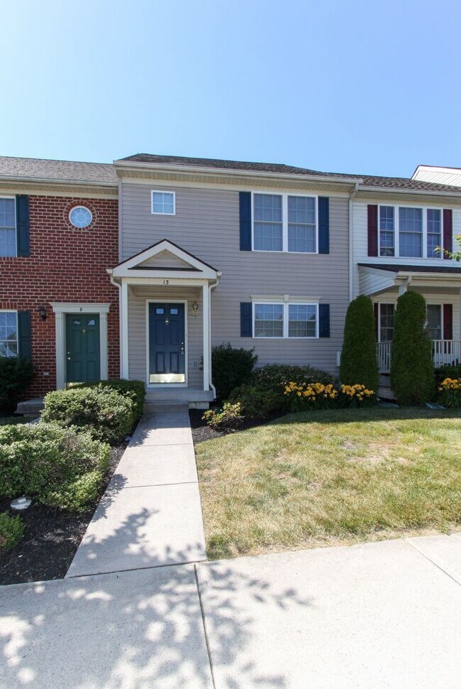 Hammonds Mill Townhome 13 Mabel Ln Martinsburg WV 25404 Apartment