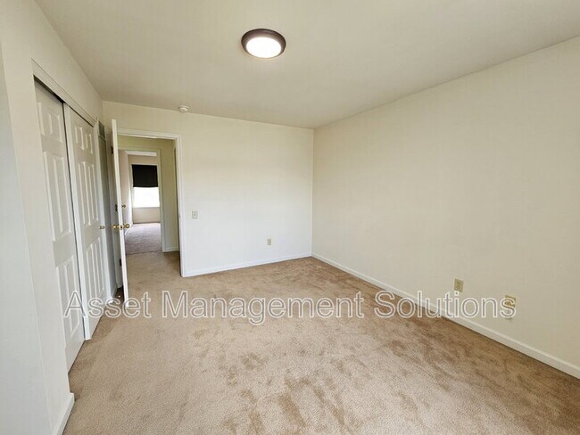 Building Photo - 119 Carlton Point Dr