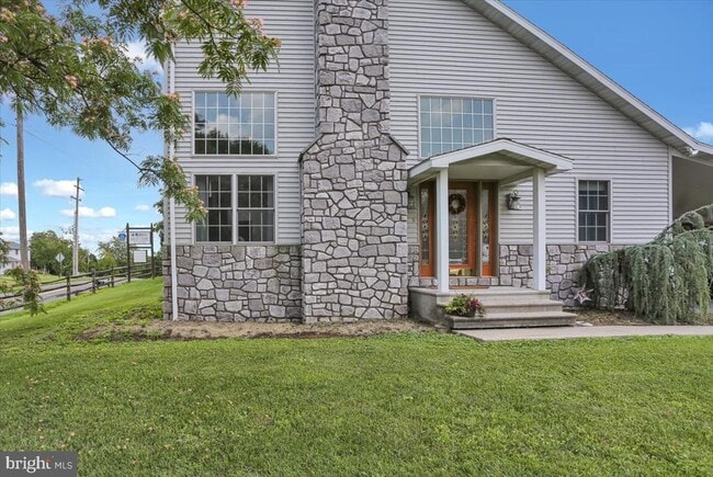Building Photo - 2209 Shartlesville Rd