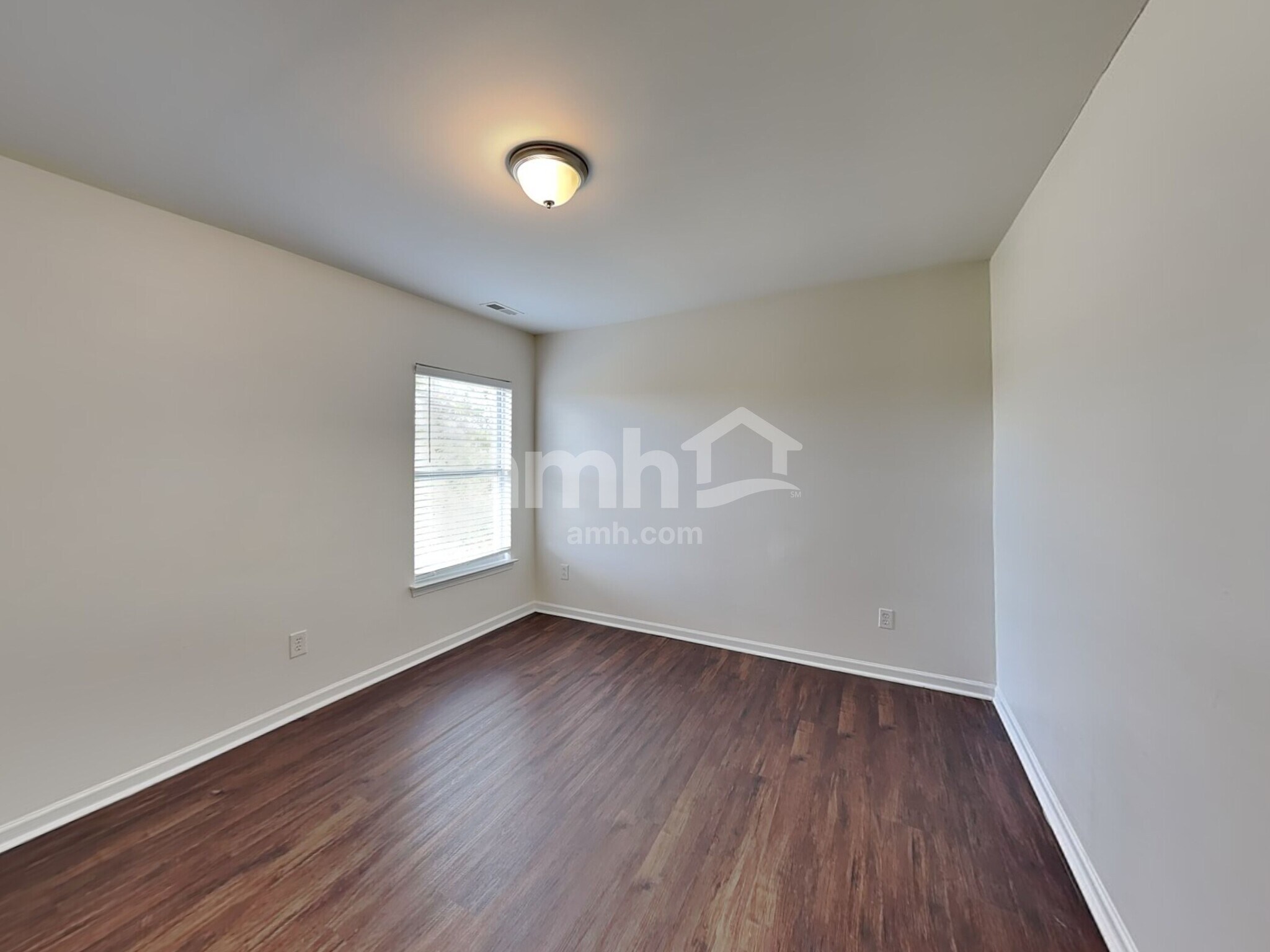 Building Photo - 267 Flanders Dr