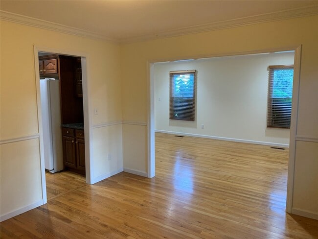 Building Photo - 243 Boulevard