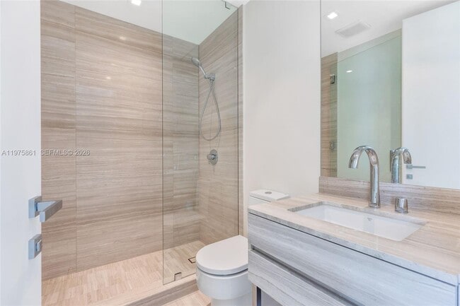 Building Photo - 18975 Collins Ave