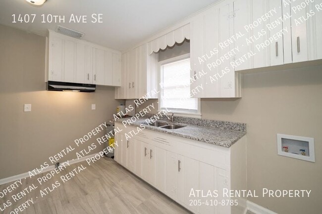 Building Photo - 1407 10th Ave SE