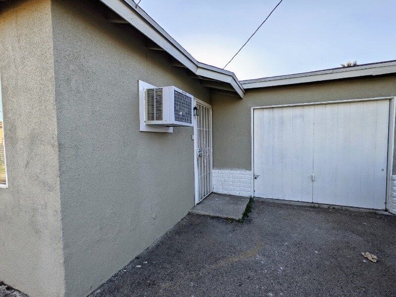 Building Photo - 7773 Philbin Ave