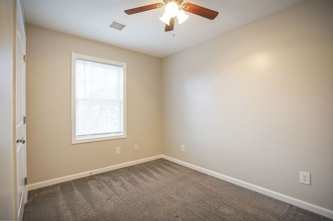 Building Photo - 160 Goodwin St