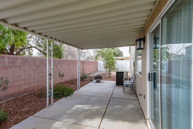 Building Photo - Beautifully Updated 3 Bedroom, Single Story North Las Vegas Home In Gated Community
