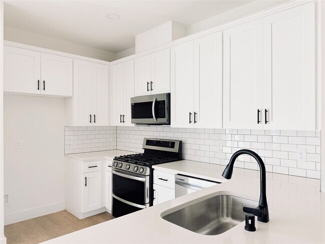 Building Photo - 16575 Oasis Glade Dr