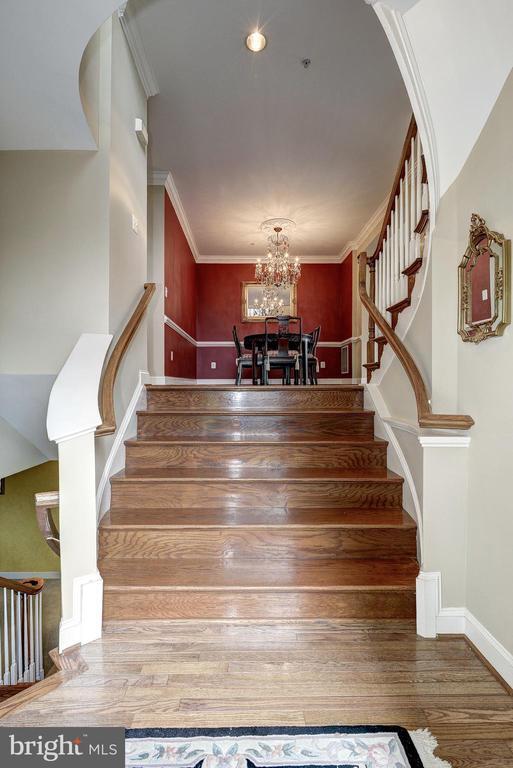 Building Photo - 1657 Colonial Hills Dr