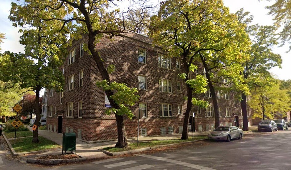 Building Photo - 1849 W Cornelia Ave