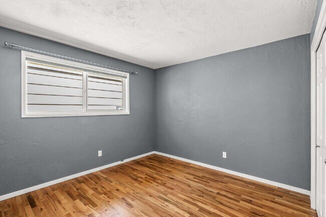Building Photo - Charming 4-Bedroom Ashland Home with ADU, ...