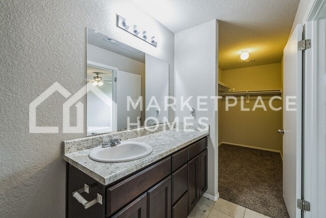 Building Photo - 825 NW 68th Ave