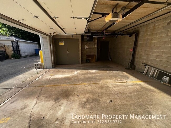 Building Photo - 2810 W Walton St