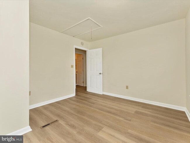 Building Photo - 5803 Oleander Pl