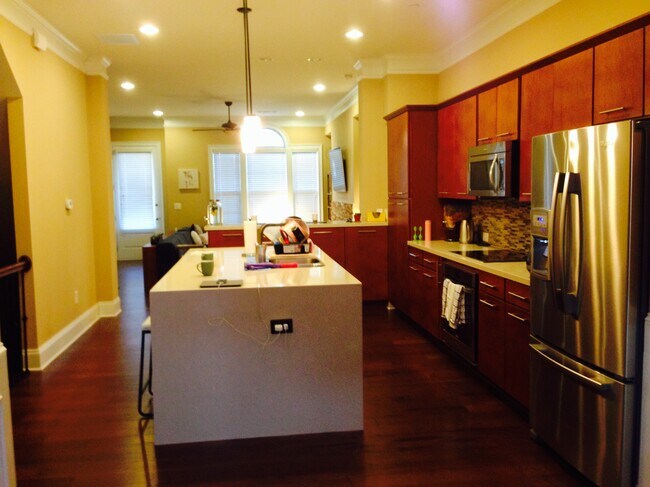 Building Photo - 210 Alderwood Point