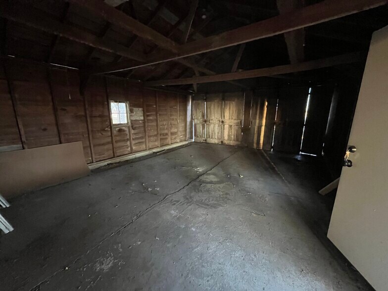 Building Photo - 14044 Strawn Rd