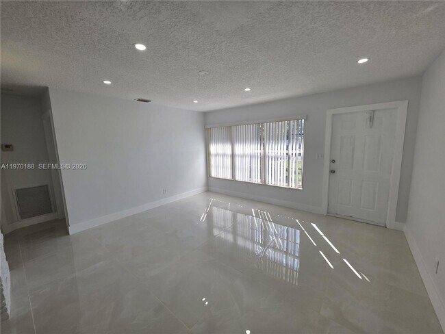 Building Photo - 2141 N 57th Terrace