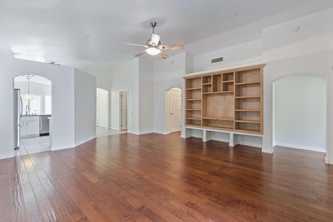 Building Photo - 7362 E Hanover Way