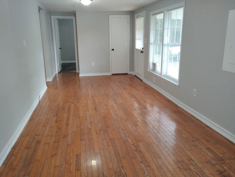Building Photo - 465 Naugher Rd