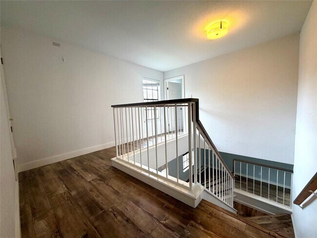 Building Photo - 17844 Park Valley Dr