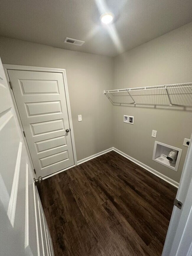 Building Photo - Welcome Home to Cullman! | Stunning 4-Bed, 2-Bath Home with Landscaped Yard