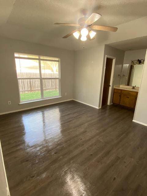 Building Photo - 908 Garden View Dr