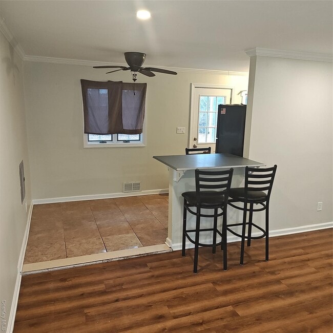 Building Photo - 909 Provost Ave