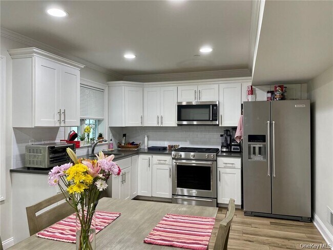 Building Photo - 29 Carpenter Ave