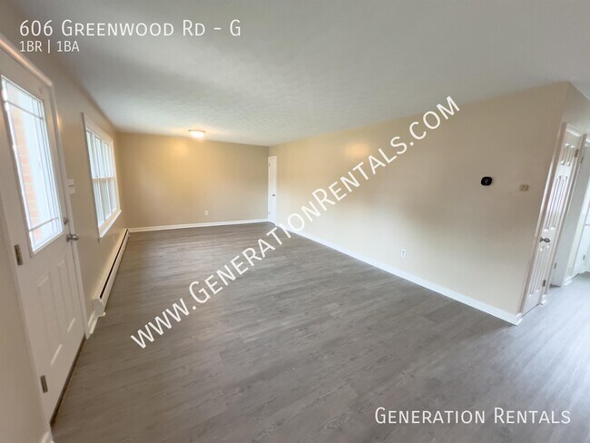 Building Photo - 606 Greenwood Rd