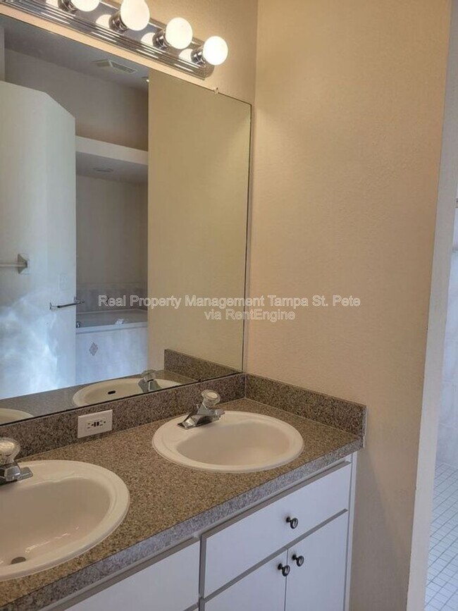 Building Photo - 1314 Avonwood Ct