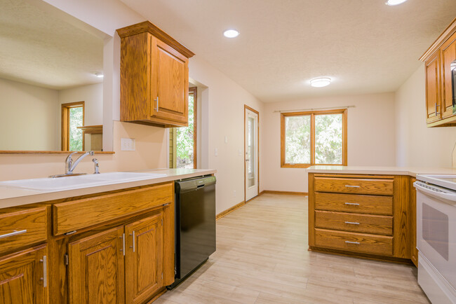 Kitchen - 2208 Camp Brewster Rd