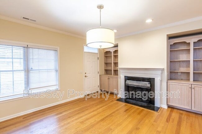 Building Photo - 158 Burnet St
