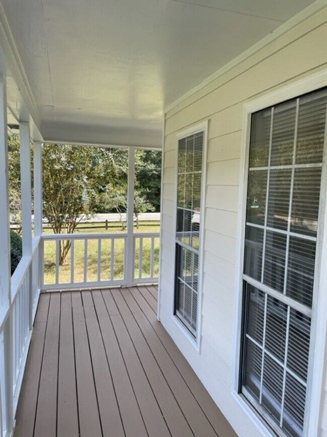 Building Photo - 12 Thomas Crossing Dr