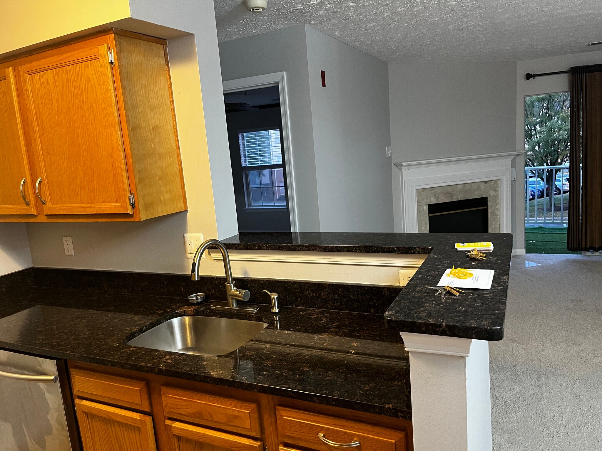 Building Photo - 8941 Town Center Cir