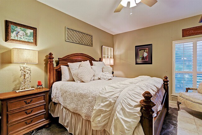 Building Photo - 11711 Memorial Dr