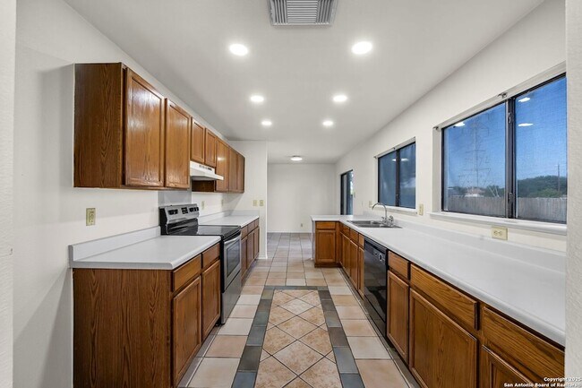 Building Photo - 9711 Diamond Cliff Dr