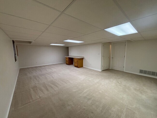 Building Photo - Beautiful 2 Bedroom 2 Bathroom Storage Galore!