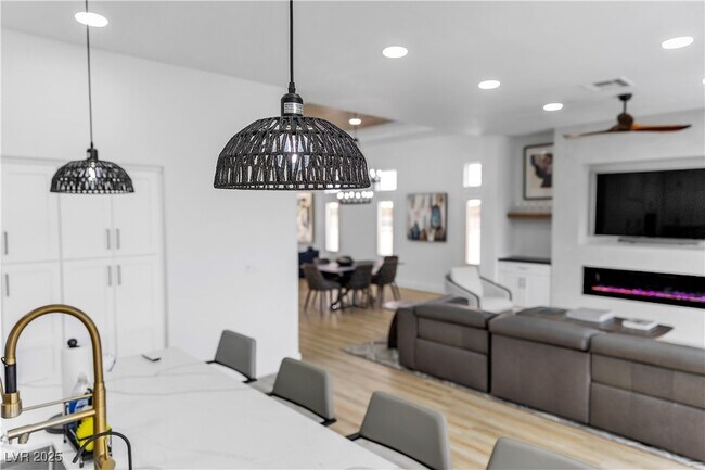 Building Photo - 9513 Villa Ridge Dr