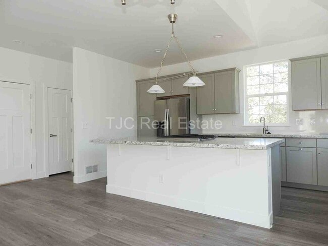 Building Photo - 6704 Ralston Rd