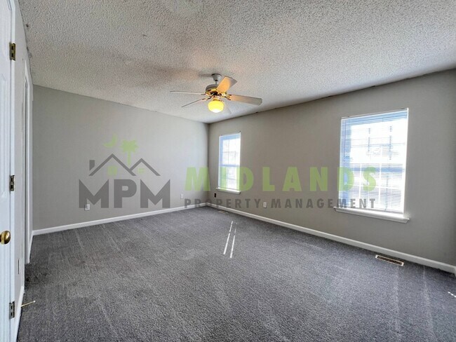 Building Photo - 5 Bridle Path Court