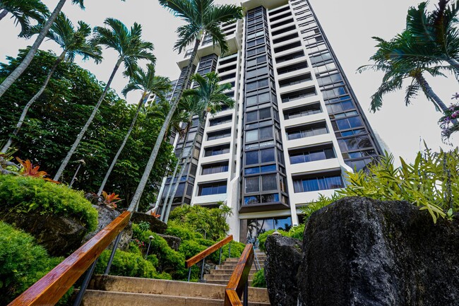 Building Photo - Partly Furnished Hawaii Kai Condo with Res...