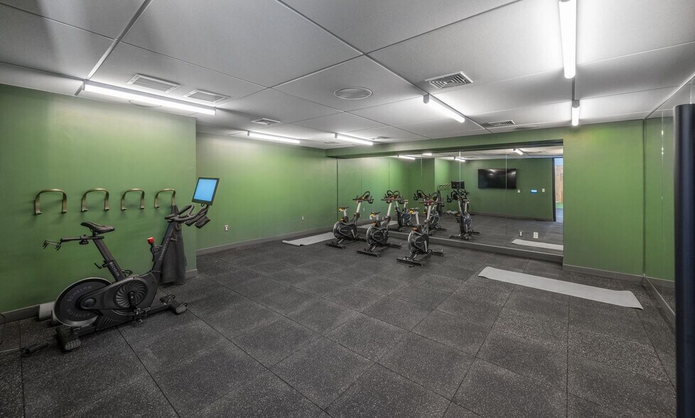 Building Photo - 485 Foley St