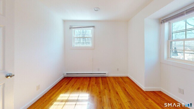 Building Photo - 26 Sunset Terrace