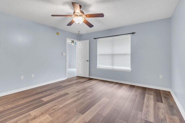 Building Photo - 539 Tikell Dr